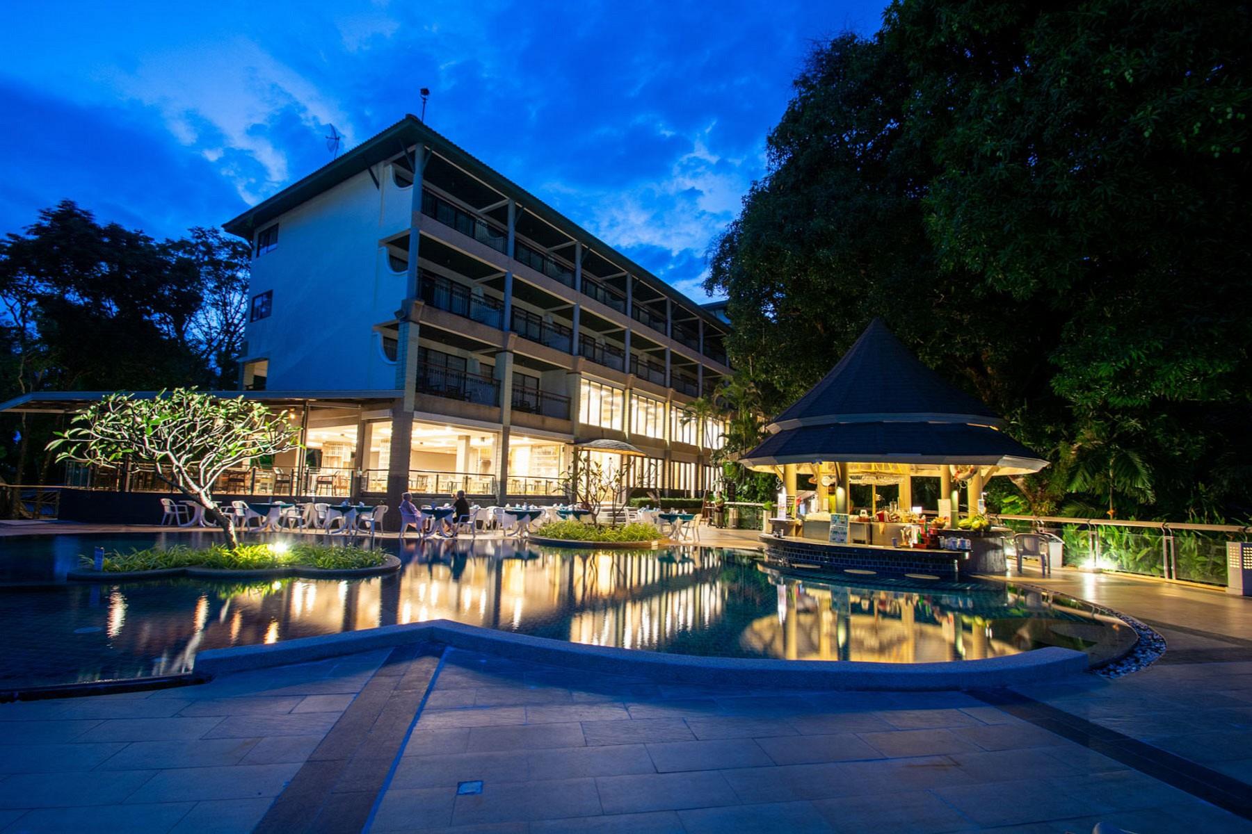 Peach hill resort phuket 4