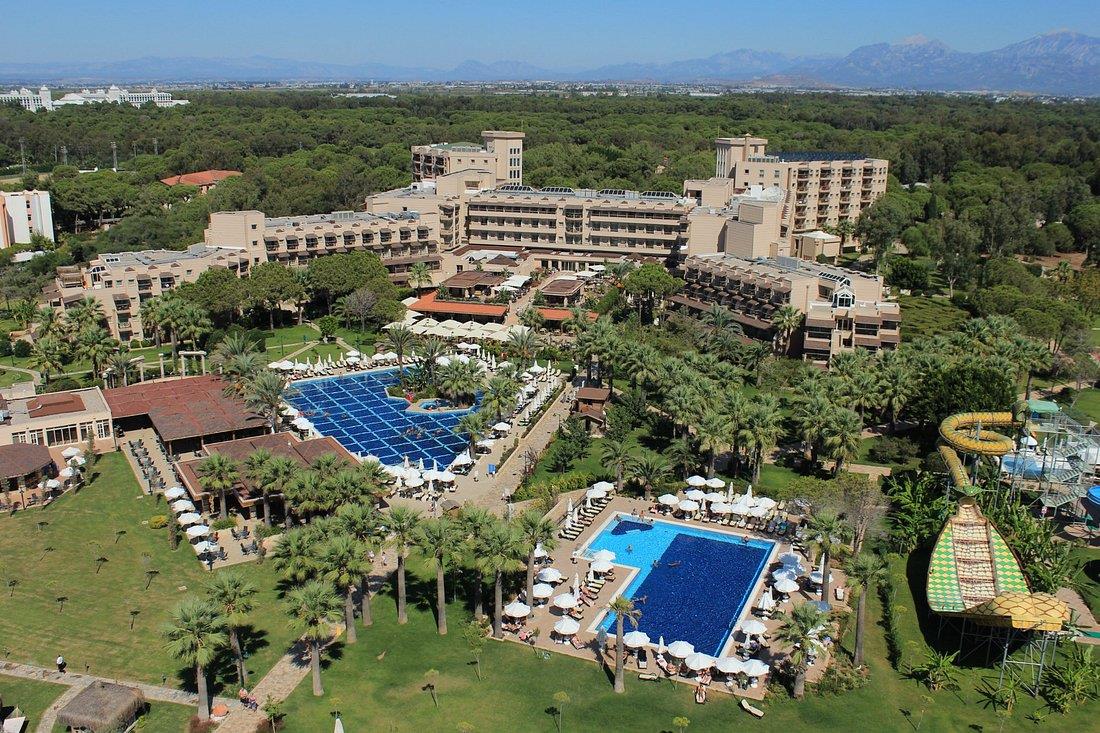 Отель Crystal tat Beach Golf Resort & Spa