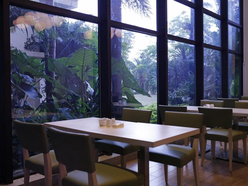 Holiday Inn Express Haikou West Coast