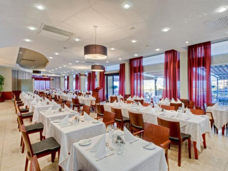 Marina Hotel Corinthia Beach Resort 