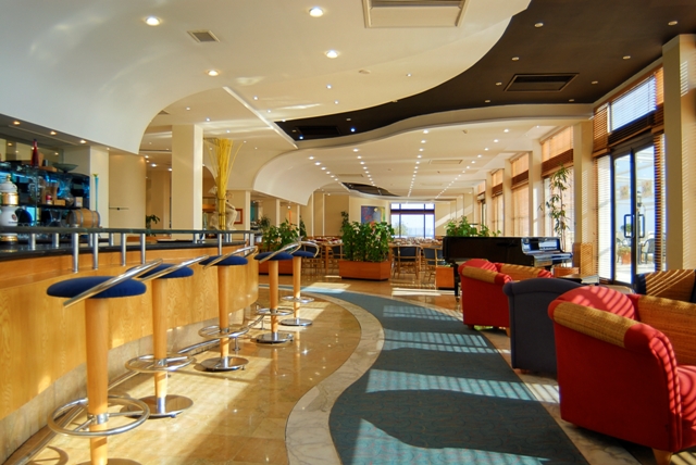 Marina Hotel Corinthia Beach Resort 