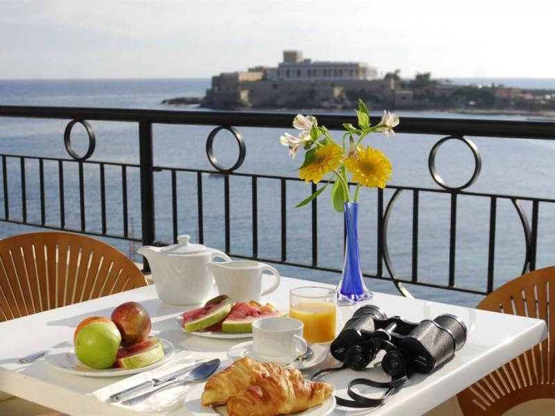 Marina Hotel Corinthia Beach Resort 