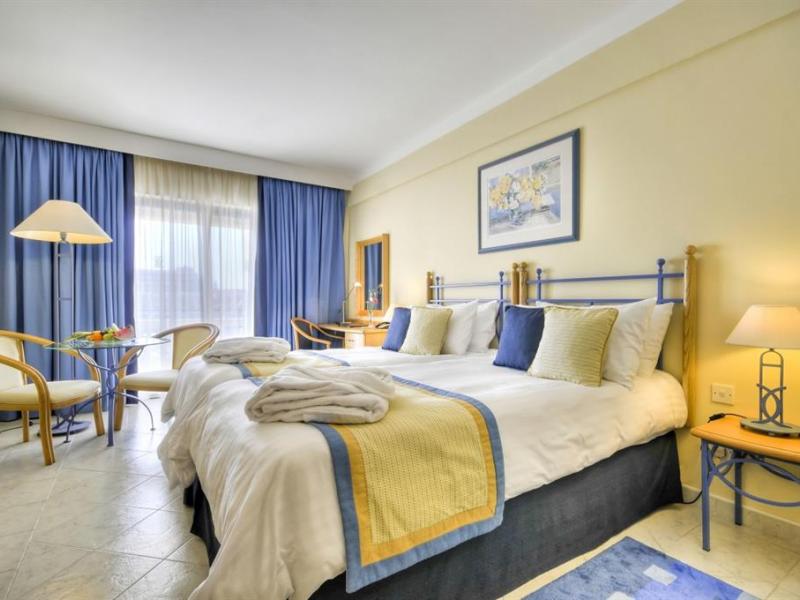 Marina Hotel Corinthia Beach Resort 