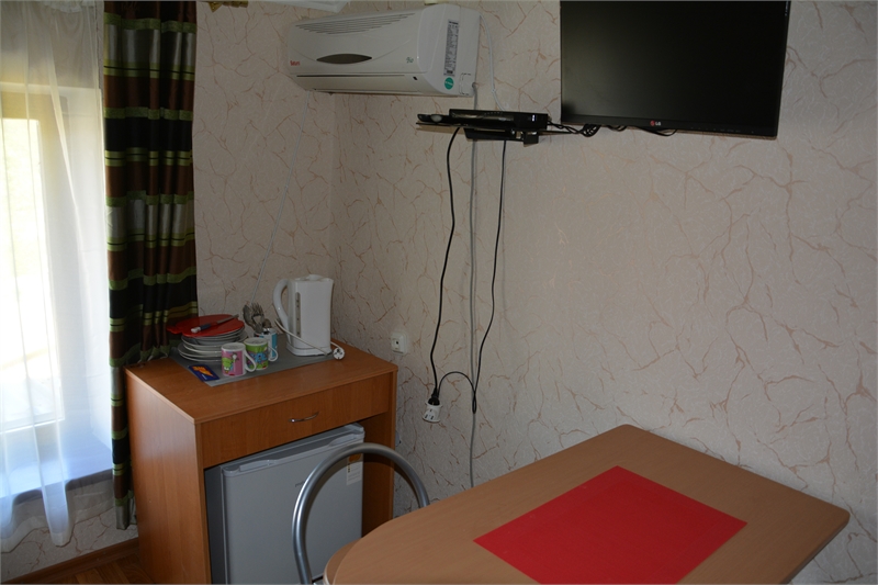 Солнечный (ул. Челюскинцев)