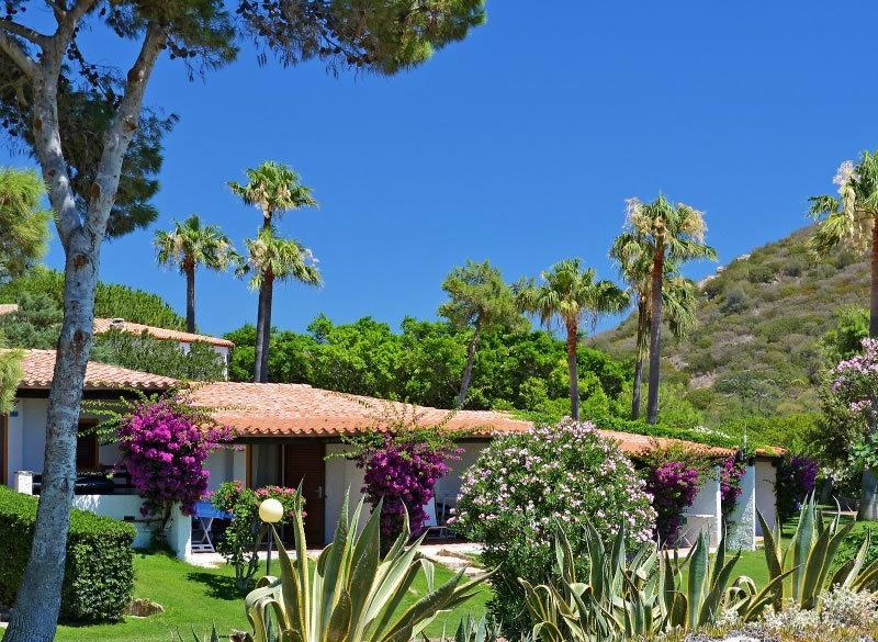 Cormoran Hotel & Residence