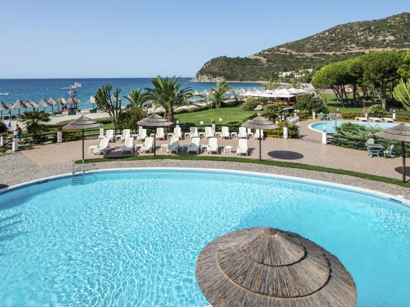 Cormoran Hotel & Residence