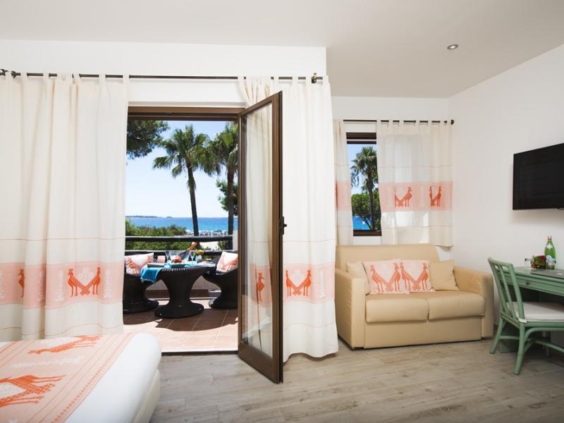 Cormoran Hotel & Residence