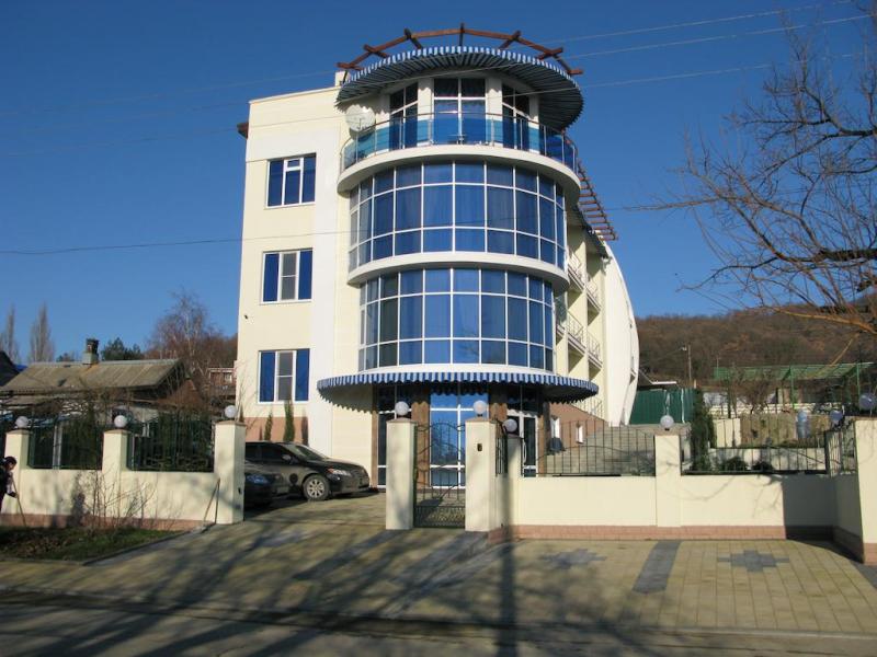 Ласточкино гнездо (Криница)