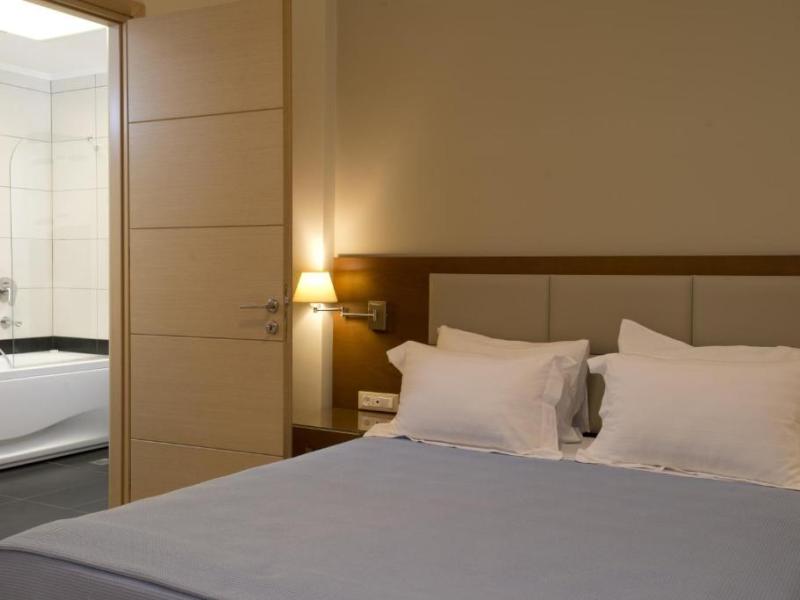 Niriides Luxury Villas