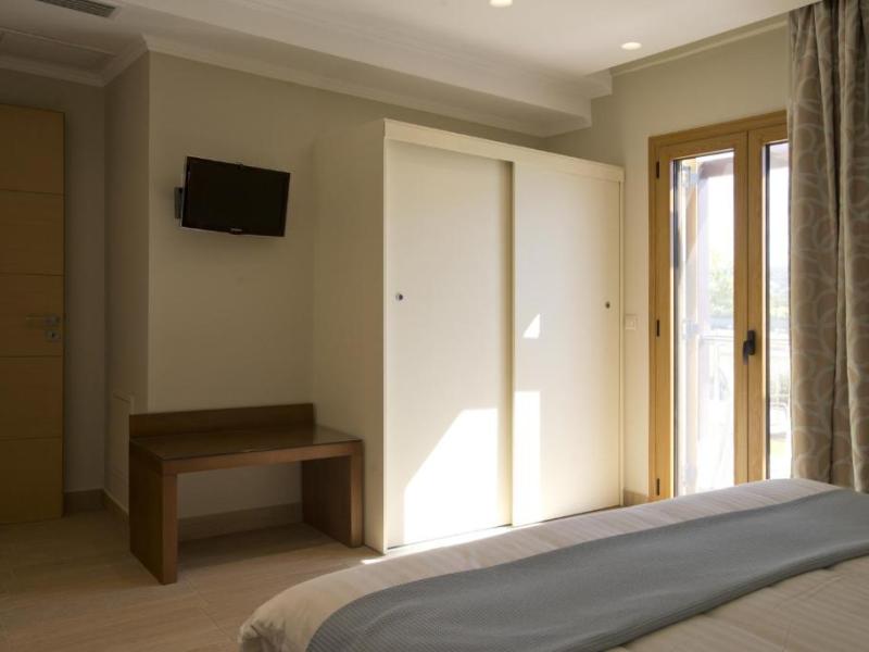 Niriides Luxury Villas