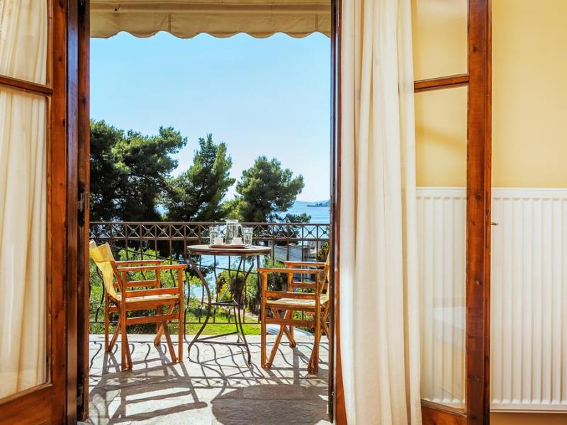 Xenios Karnagio Apartments