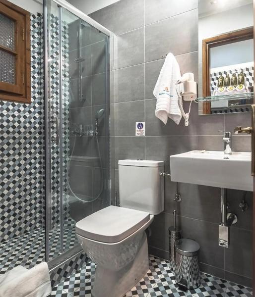 Ano Aparthotel