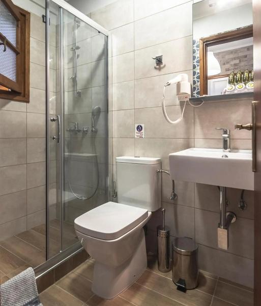 Ano Aparthotel