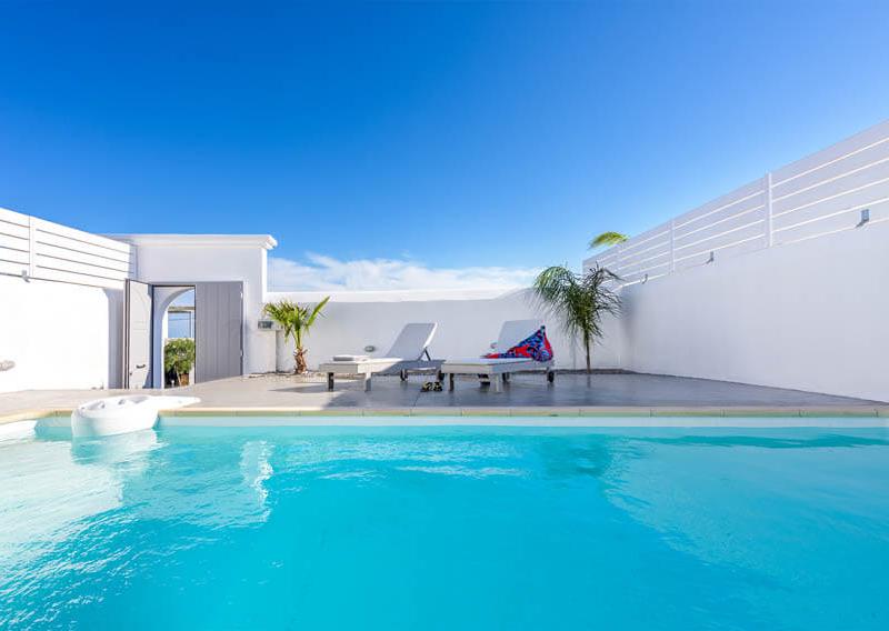 White Village Villas & Suites