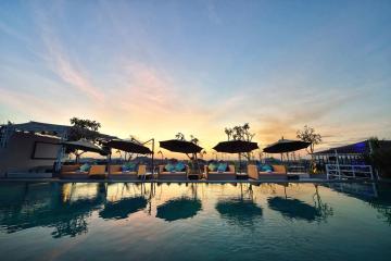 Отель DevinSky Hotel Seminyak Индонезия, Кута, фото 8