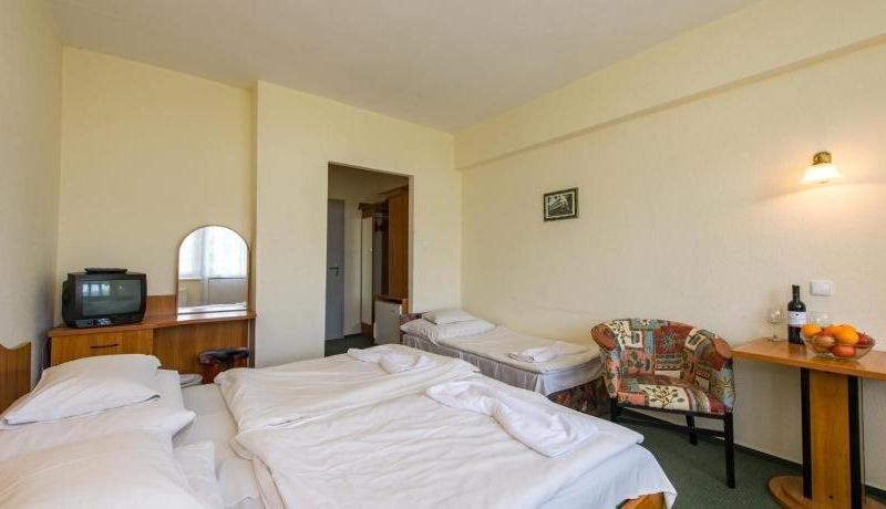 Nostra Hotel