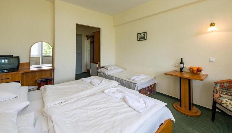 Nostra Hotel
