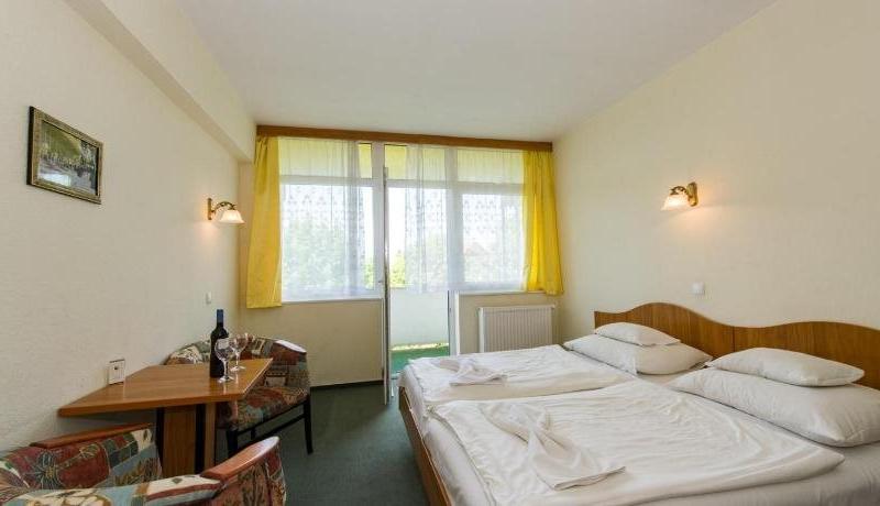 Nostra Hotel