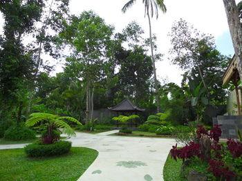 Senetan Villas & Spa Resort
