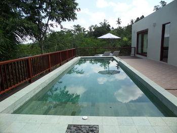 Senetan Villas & Spa Resort