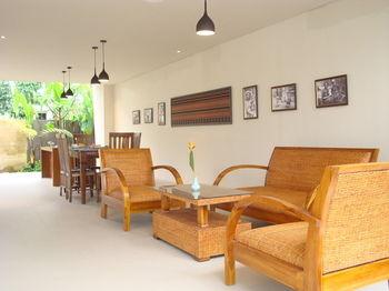 Senetan Villas & Spa Resort