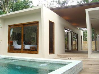 Senetan Villas & Spa Resort