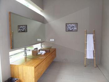 Senetan Villas & Spa Resort