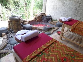 Senetan Villas & Spa Resort