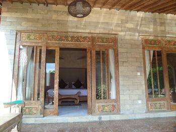 Senetan Villas & Spa Resort