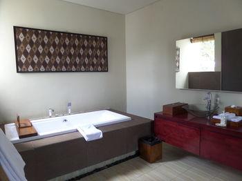 Senetan Villas & Spa Resort