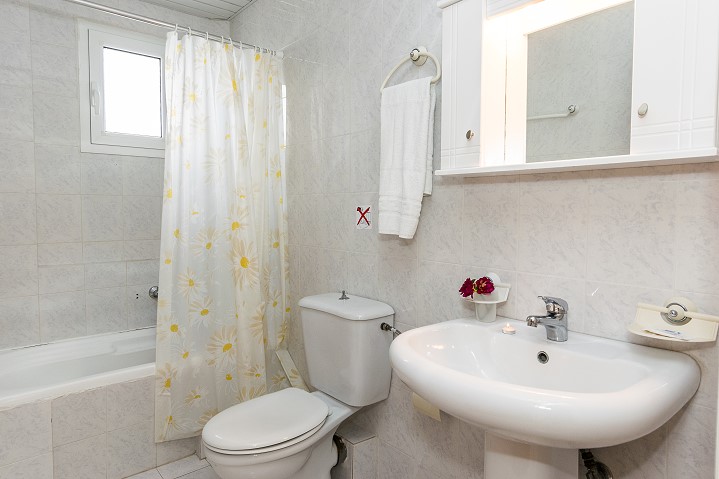 Bratis Apartments & Studios