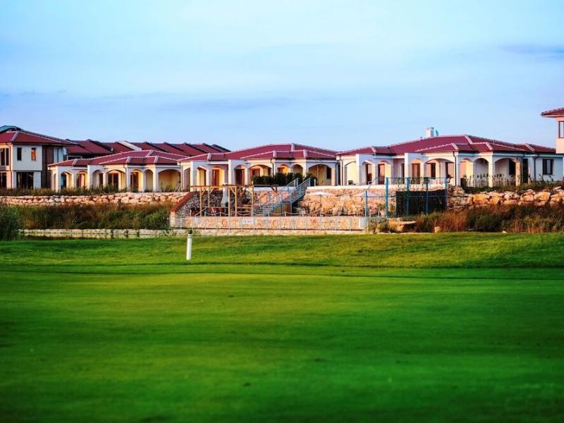 Lighthouse Apartments and Villas