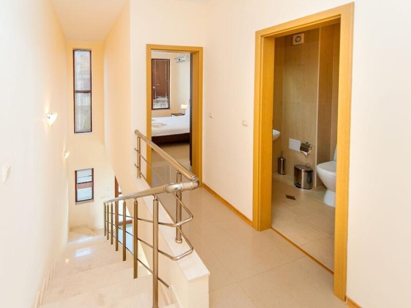 Lighthouse Apartments and Villas