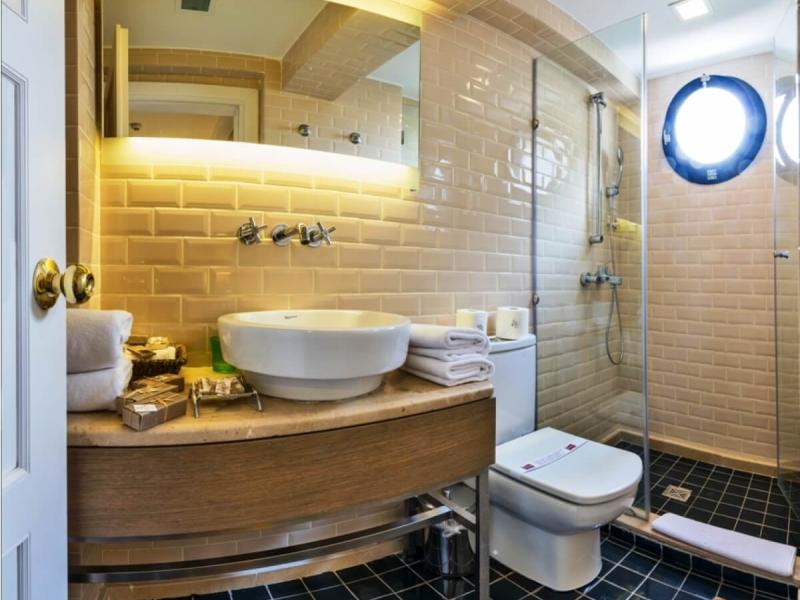 Agora Life Hotel