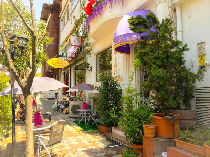 Grand Ambiance Hotel