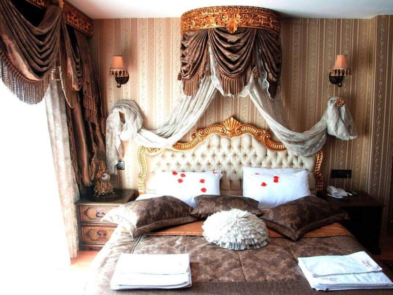 Grand Ambiance Hotel