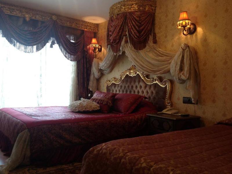 Grand Ambiance Hotel