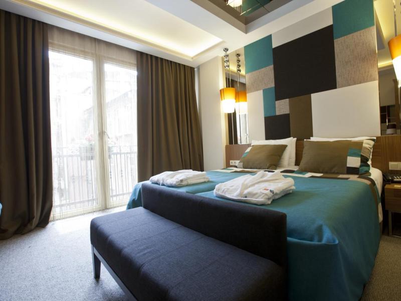 Collage Taksim Hotel