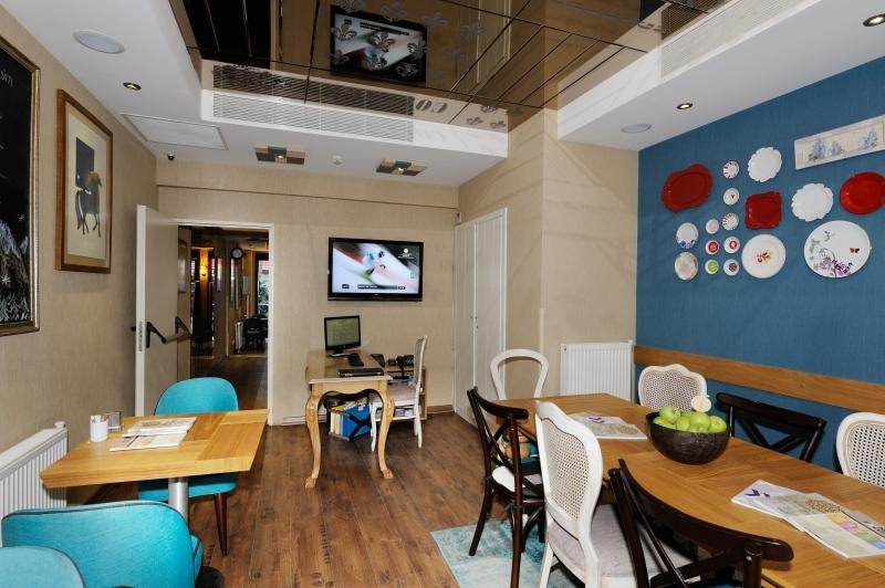 Collage Taksim Hotel