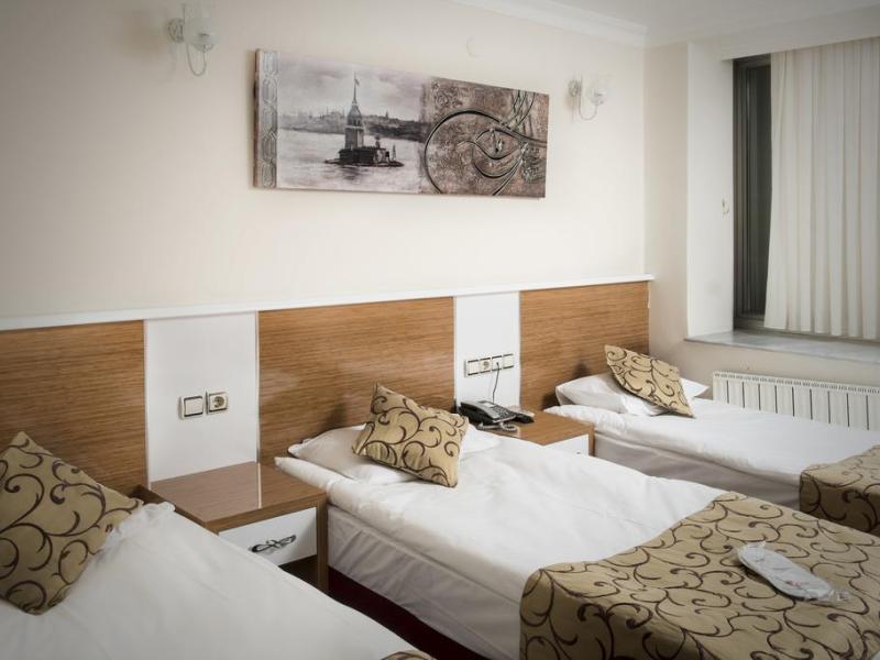 Lal Hotel