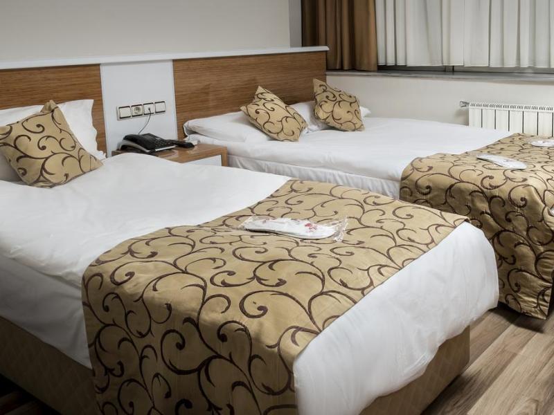 Lal Hotel