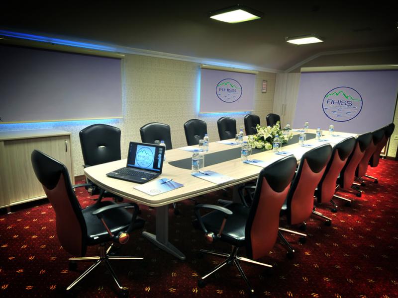 Rhiss Hotel Bostanci