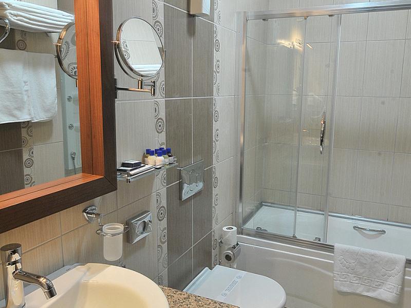 Rhiss Hotel Bostanci