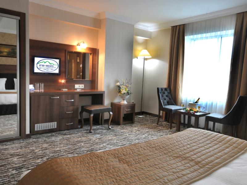 Rhiss Hotel Bostanci