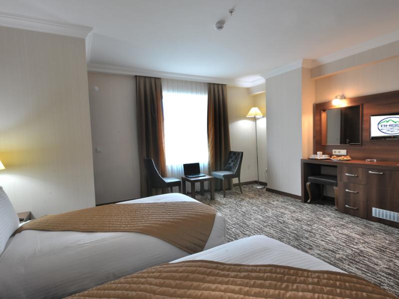 Rhiss Hotel Bostanci