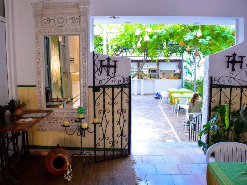 Lefka City Hotel & Apartments