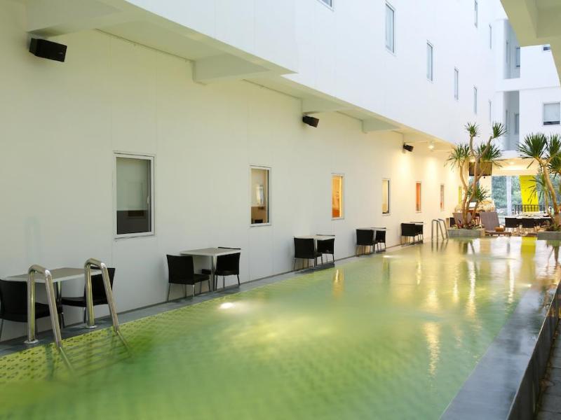 Amaris Hotel Sunset Road