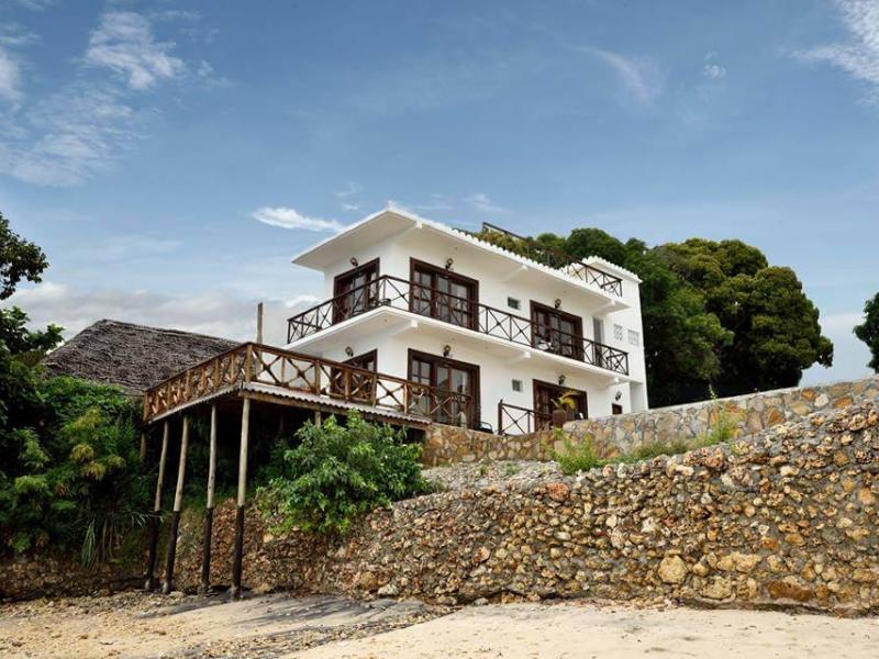 Amaan Ocean Kihinani