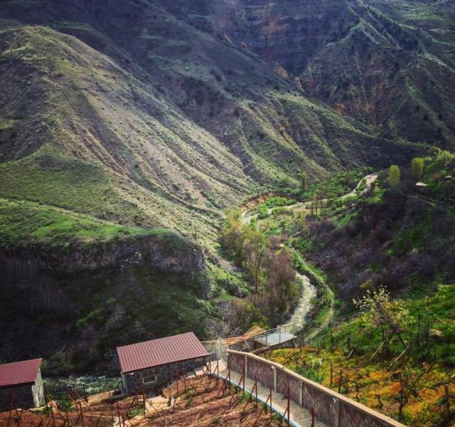 7 Qar (Garni)