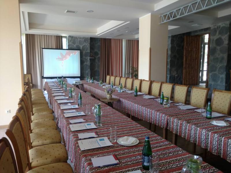 7 Qar (Garni)